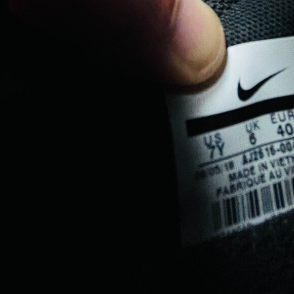 Nike Air VaporMax Utility GS Black/Gold 7Y Youth Sneakers AJ2616-004 🔥🌟 - Picture 4 of 4